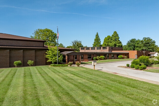 Owensboro Middle School scored an overall B- on niche.com.