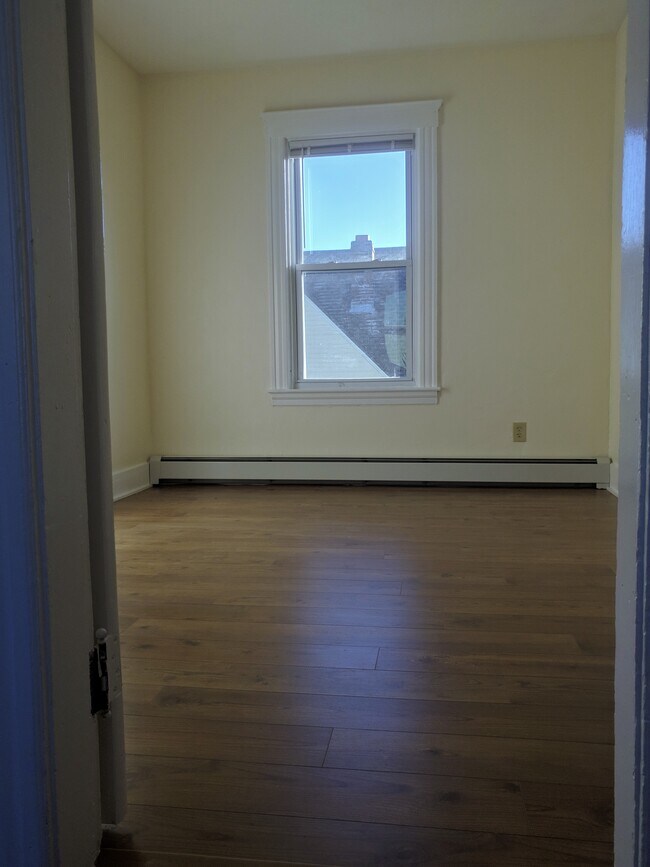 32 Douglas St unit 3, Worcester, MA 01603 - photo 5