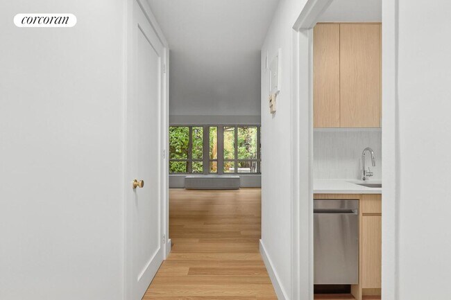 501 E 87th St, New York, NY 10128 - photo 7