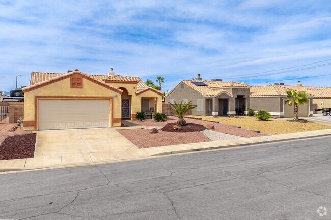 Ranchers with Spanish revival influence line the streets of Valley View, Henderson Nevada.