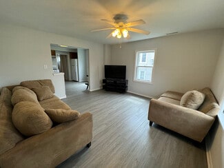 410 N 4th St, Dekalb, IL 60115