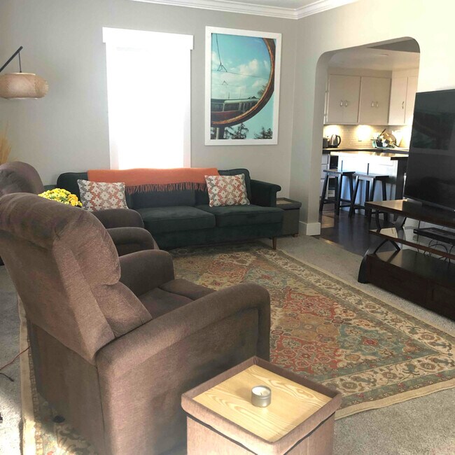 126 SW 4th St, Redmond, OR 97756 - photo 5