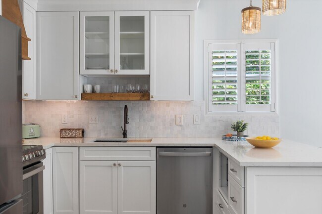 634 Louisa St, Key West, FL 33040 - photo 4