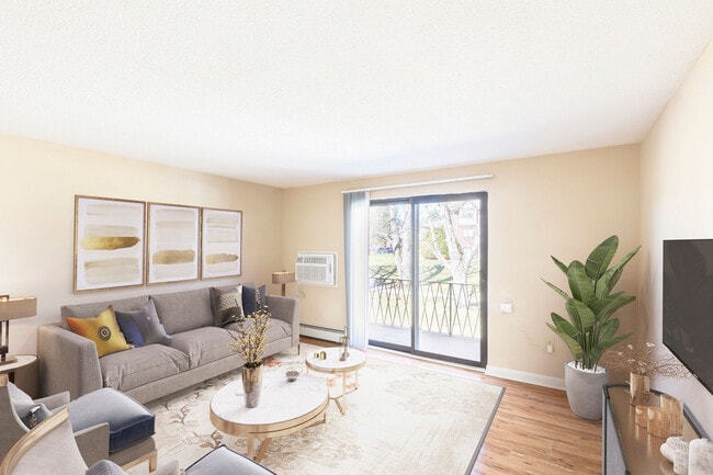 Royal Crest Marlboro, Marlborough, MA 01752 - photo 4