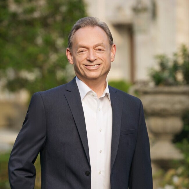 Real Estate Agents near Driven Virtual Academy