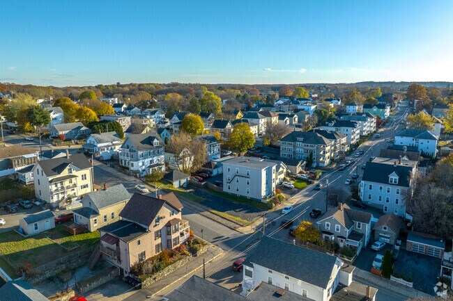 The Bernon District has a local culture and housing that meet residents' needs.