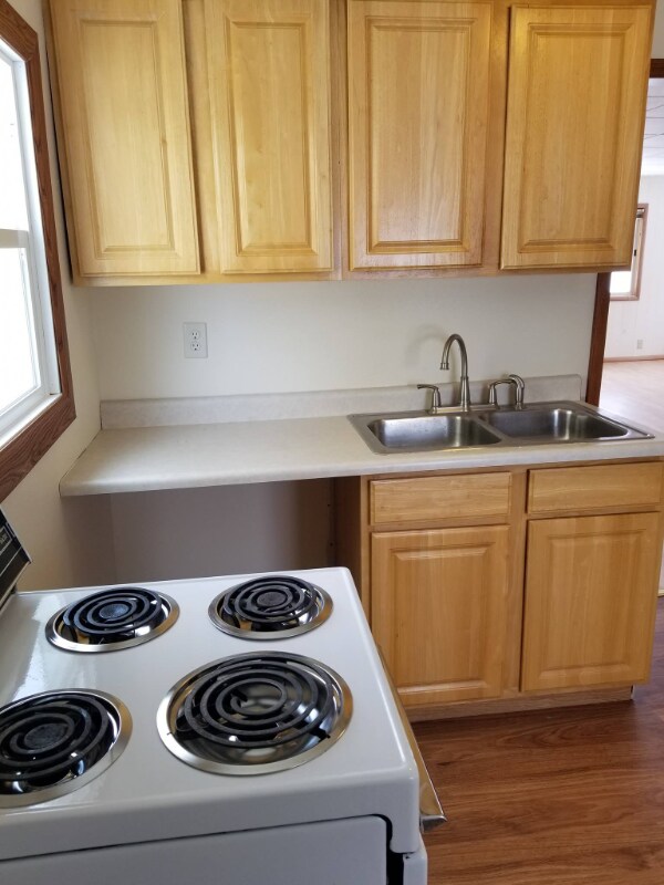 114 3rd Ave W, Culbertson, MT 59218