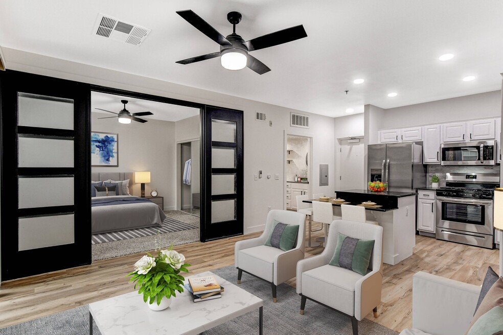 Las Vegas Grand, Las Vegas, NV 89119 - photo 1