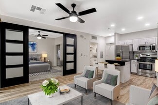818 E Flamingo Rd, Las Vegas, NV 89119