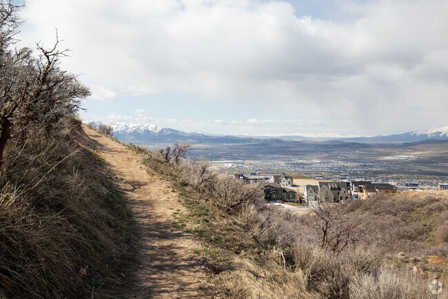 Residents of the Lehi enjoy nearby hiking.