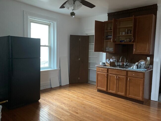 5120 Friendship Ave unit 2, Pittsburgh, PA 15224 - photo 4