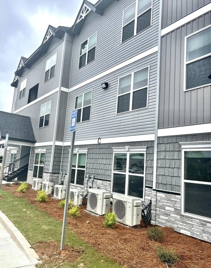 Platform Douglas, Douglas, GA 31533 - photo 1