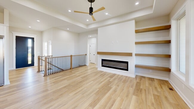 18007 Hammontree Cir, Clive, IA 50325 - photo 2