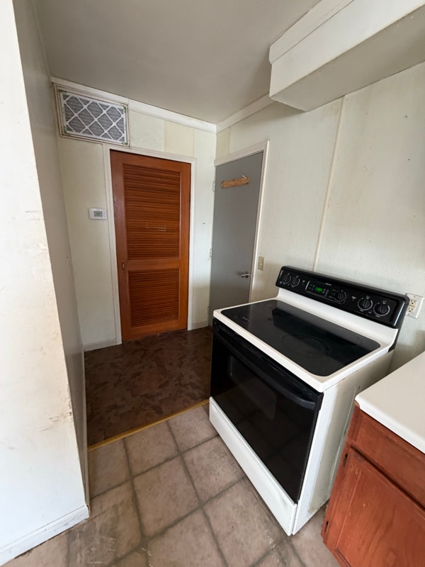 36564 Bismark Rd, New Boston, MI 48164 - photo 5