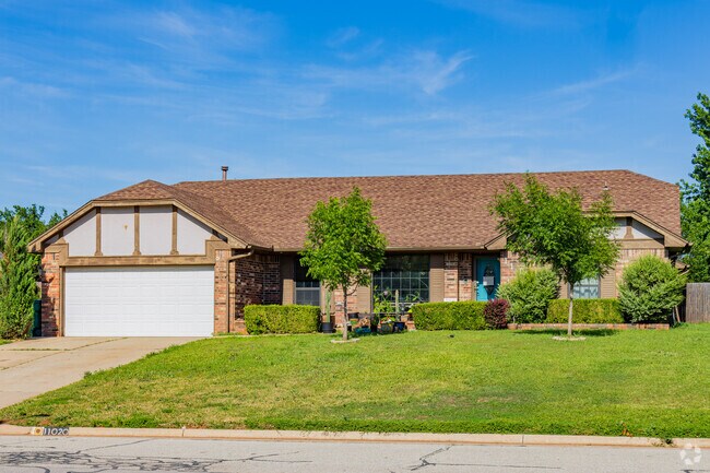 Ranch style homes are very common in Bluff Creek.