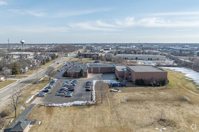 Poplar Creek Elementary School has a beautiful campus for students to enjoy.