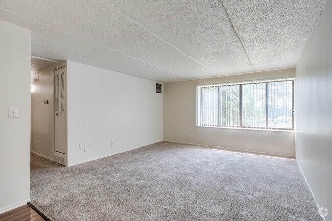 2BR, 2BA - 1,200SF - Living Area