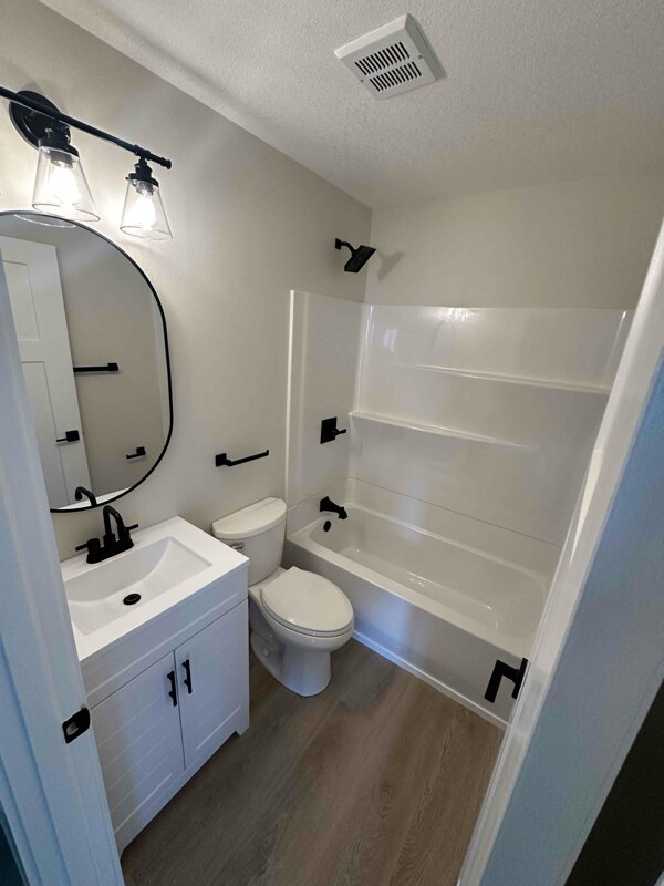 407 W 65th St, Davenport, IA 52806 - photo 1