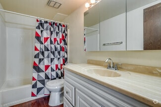 213-218 Royal Ct, Appleton, WI 54915