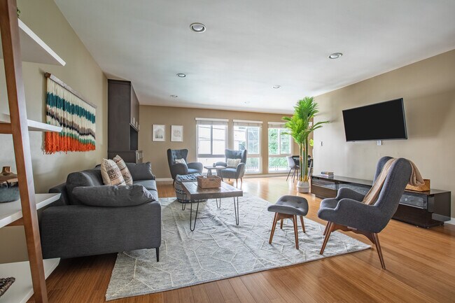 4407 Francis Ave unit 204, Los Angeles, CA 90005 - photo 4