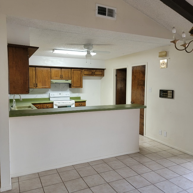 3326 Scenic Ln unit A, San Antonio, TX 78230 - photo 7