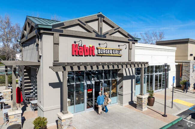 Habit Burger bring flavor close to Pheasant Ridge homes.