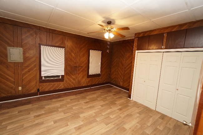 726 E Laurent St, Opelousas, LA 70570 - photo 2