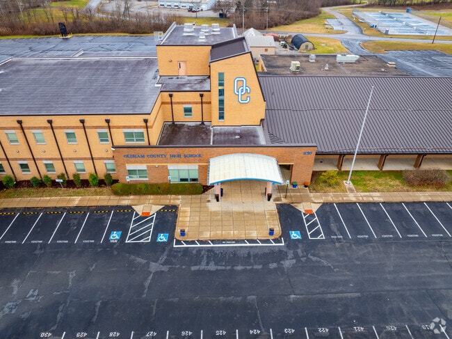 19% of Oldham County High School teachers are in their first or second year.