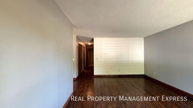 2700 S Bernhaven Ave, Sioux Falls, SD 57110 - photo 4