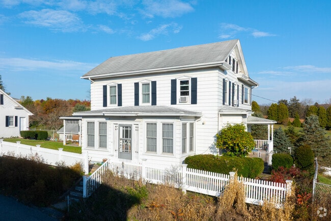 Colonial Revivals can be found in small subdivisions within Valley.