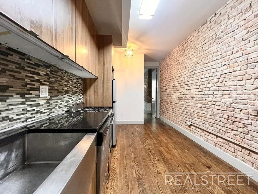 1351 Hancock St unit 2L, New York, NY 11237 - photo 1