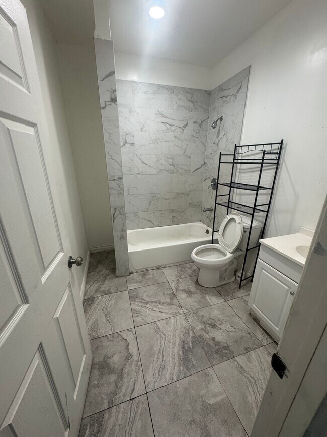 4502 S Broadway unit 3, Los Angeles, CA 90037 - photo 3