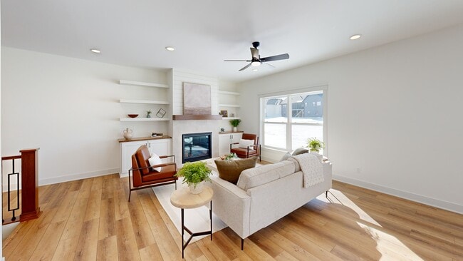 235 Aspen Cir, Pella, IA 50219 - photo 2