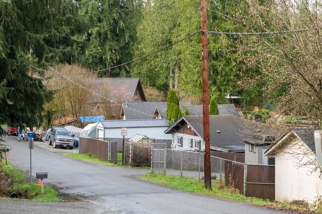 Lake Roesiger residential streets are quiet and safe.