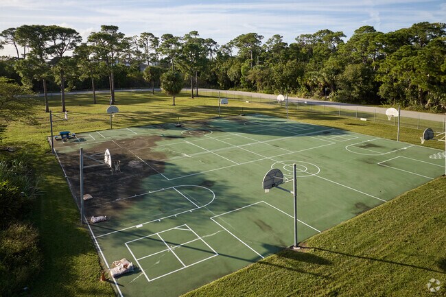 Village Green Elementary School has basketball courts on campus.