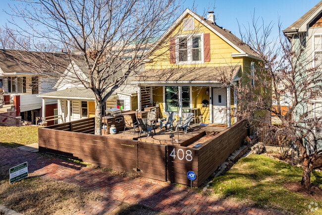 You can find several brightly colored homes  in the Riverview neighborhood.