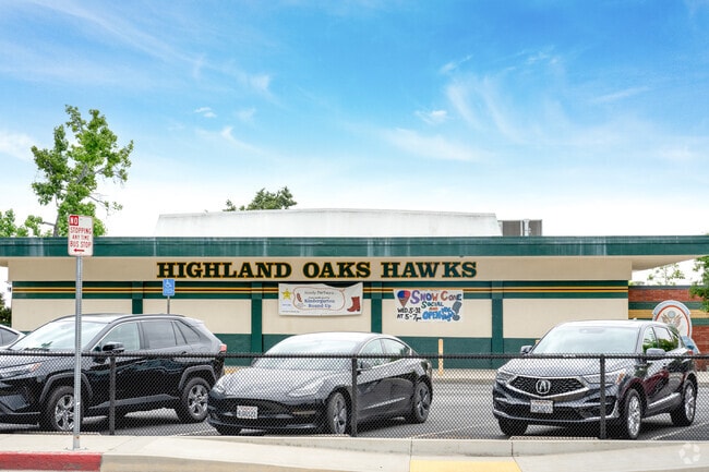 Highland Oaks Elementary School is a public school in Arcadia, CA.