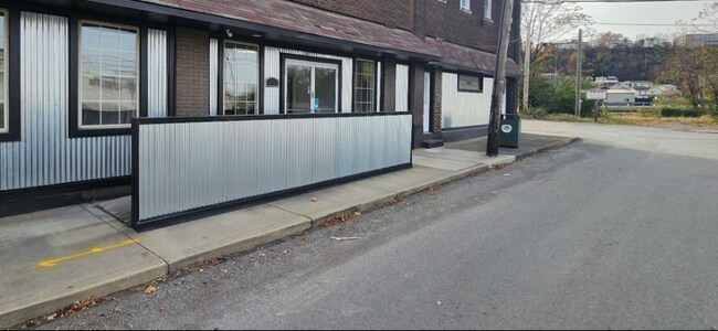 373 Munson Ave, Mc Kees Rocks, PA 15136 - photo 2