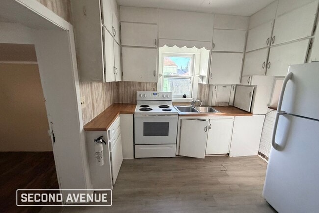 208 S Thomas Ave, Evansville, IN 47714 - photo 6