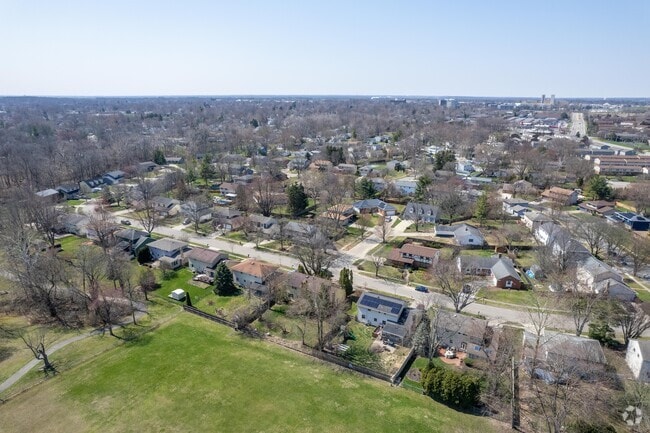 Take a stroll through the area and you’ll find ranchers, split-level and two-story homes with attached garages in a maze of curvy, tree-lined streets.