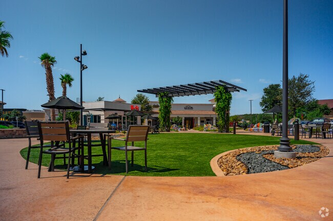 Enjoy your visits to Terra Mont at the Rim Commons.
