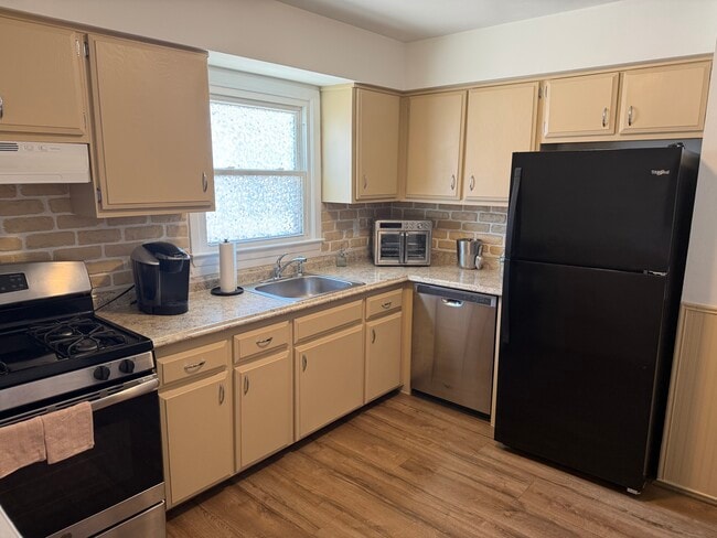 44 Isabella Ave unit 2, Bayonne, NJ 07002 - photo 6