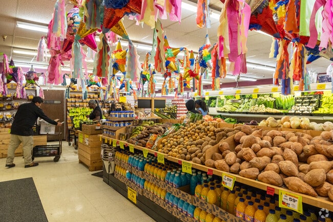 Stop by El Pueblo’s Farmers Market for your favorite produce.