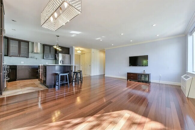 216 Saint Paul St unit 502, Brookline, MA 02446 - photo 6