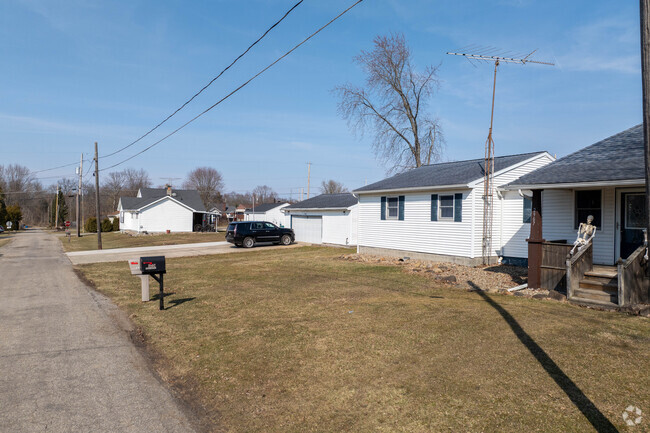 Ranches and Cape Cod-style homes are common in the Hilltop neighborhood.