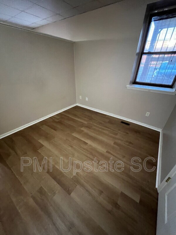 101 Silver St unit 201, Laurens, SC 29360 - photo 7
