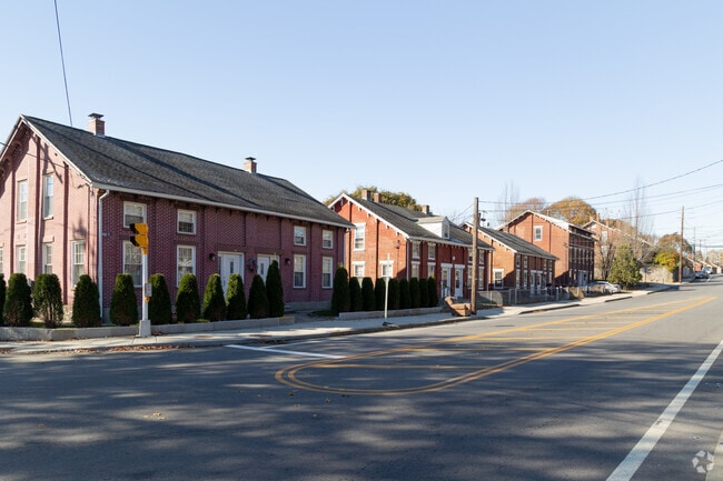 Discover classic architecture in Berkeley with historic homes by Blackstone River Theatre.