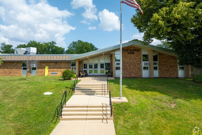 McIntosh Elementary School is located in Rockford, IL.