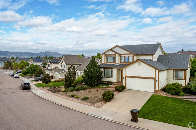 New and reasonably priced craftsman homes are available for purchase in Northgate, Colorado.
