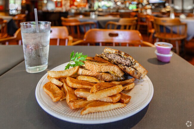 Try the popular patty melt at Lime Street Cafe in Oaks.